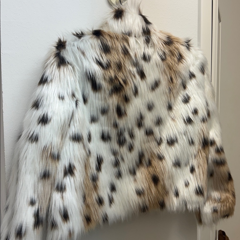 Spotted Faux Fur Coat - Picture 7 of 7